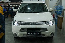 Mitsubishi Outlander - установка линз