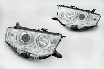 Комплект фар Mitsubishi Pajero Sport (2008-2016) с bi-led линзами ХV3 Pro X-LED