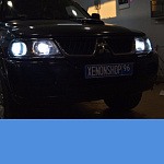 Установка би-ксеноновых линз KOITO на Mitsubishi Pajero